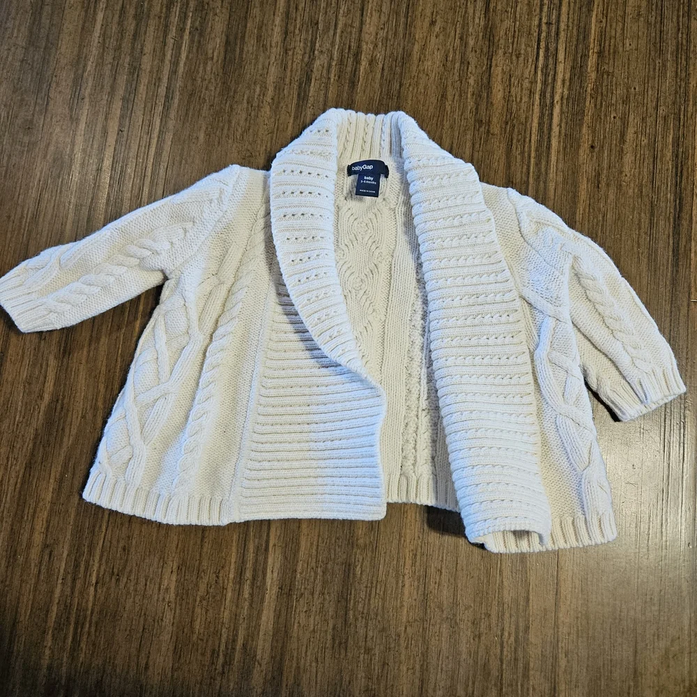 Baby GAP Off-White Cable Knit Cardigan Sweater Infant Size 3-6 months